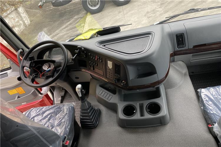 SINOTRUK Howo 371hp Truck Head for Sale In Tanzania - Влекач: снимка 3 SINOTRUK Howo 371hp Truck Head for Sale In Tanzania - Влекач: снимка 3