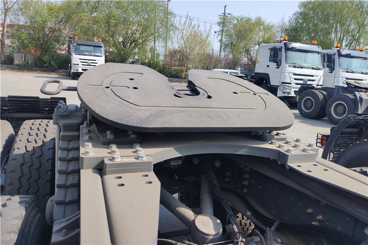 SINOTRUK Howo New Model 430HP Truck Tractor Price In Mauritania - Влекач: снимка 5 SINOTRUK Howo New Model 430HP Truck Tractor Price In Mauritania - Влекач: снимка 5