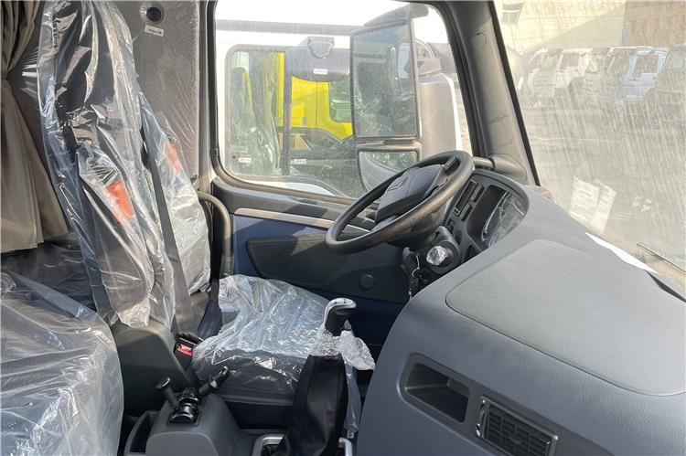 SINOTRUK Howo T7H Truck Head for Sale In Zimbabwe - Влекач: снимка 3 SINOTRUK Howo T7H Truck Head for Sale In Zimbabwe - Влекач: снимка 3