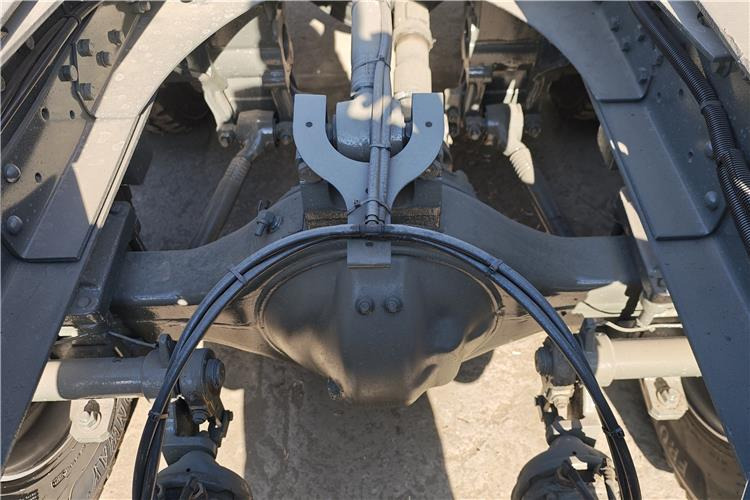 Sinotruk Used Hohan Truck Tractor 10 Wheeler for Sale In Burkina Faso - Влекач: снимка 4 Sinotruk Used Hohan Truck Tractor 10 Wheeler for Sale In Burkina Faso - Влекач: снимка 4