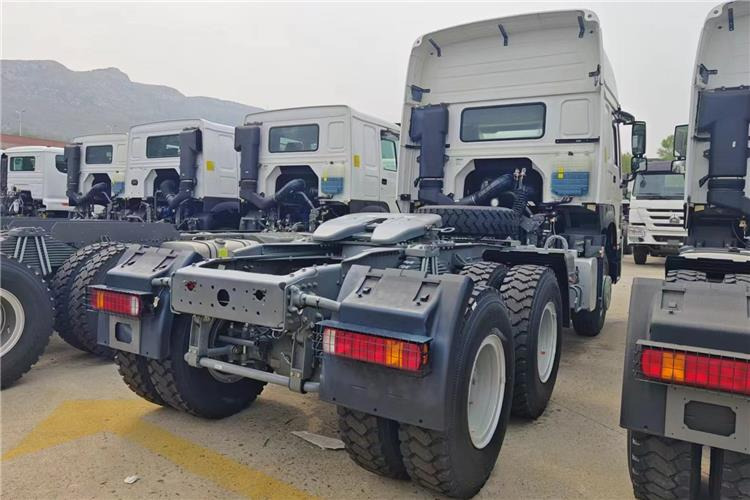 Sinotruk Used Howo Truck 400HP Tractor 6x4 Price for Sale In Tanzania - Влекач: снимка 4 Sinotruk Used Howo Truck 400HP Tractor 6x4 Price for Sale In Tanzania - Влекач: снимка 4