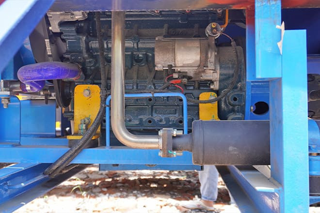 XCMG 37 Ton Side Lifter Truck for Sale in Angola - Контейнеровоз/ Сменна каросерия камион: снимка 4 XCMG 37 Ton Side Lifter Truck for Sale in Angola - Контейнеровоз/ Сменна каросерия камион: снимка 4