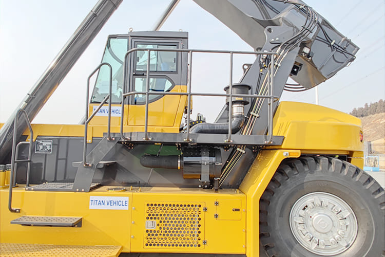 XCMG Container Reach Stacker for Sale in Ghana - Контейнерен товарач: снимка 5 XCMG Container Reach Stacker for Sale in Ghana - Контейнерен товарач: снимка 5