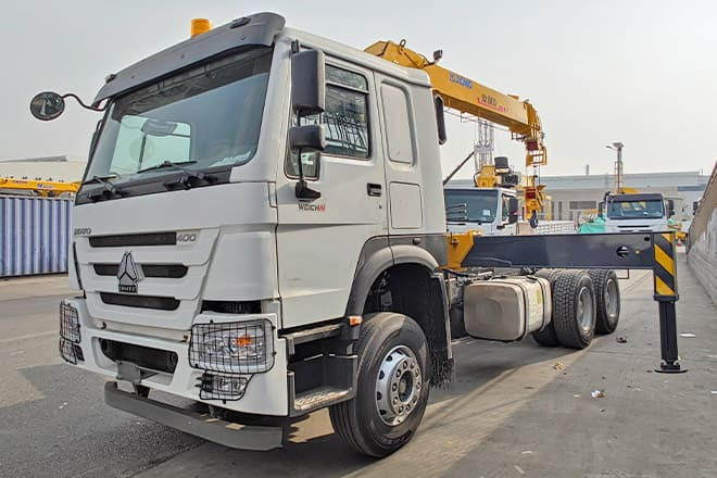 XCMG Lorry Mounted Crane for Sale in Brazil - Камион с кран: снимка 1 XCMG Lorry Mounted Crane for Sale in Brazil - Камион с кран: снимка 1
