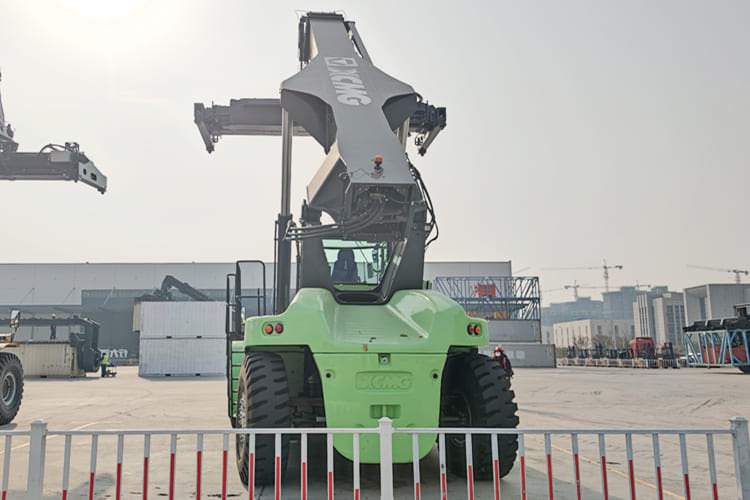 XCMG Reach Stacker Price for Sale in Guyana - Контейнерен товарач: снимка 3 XCMG Reach Stacker Price for Sale in Guyana - Контейнерен товарач: снимка 3