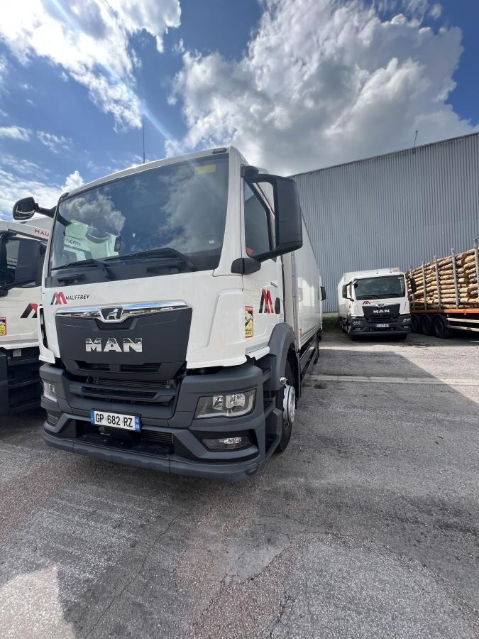 MAN TGS 18.360 - Камион фургон: снимка 2 MAN TGS 18.360 - Камион фургон: снимка 2