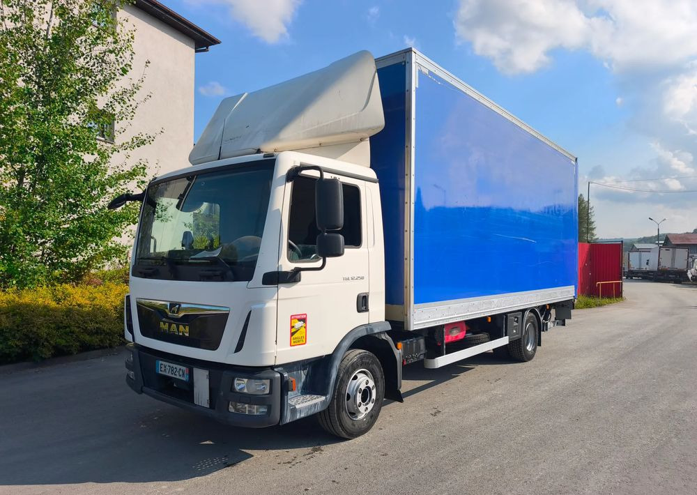 MAN TGL 12.250 podwozie do zabudowy - Шаси кабина: снимка 2 MAN TGL 12.250 podwozie do zabudowy - Шаси кабина: снимка 2