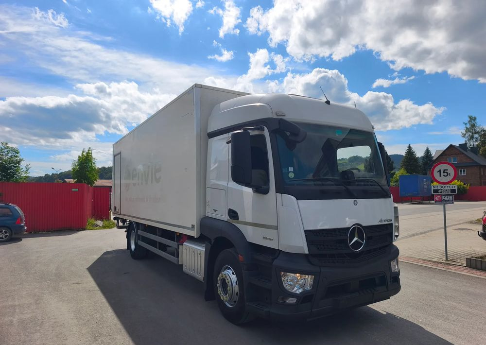 Mercedes-Benz ACTROS 18.360 kontener 18 p , winda - Камион фургон: снимка 1 Mercedes-Benz ACTROS 18.360 kontener 18 p , winda - Камион фургон: снимка 1