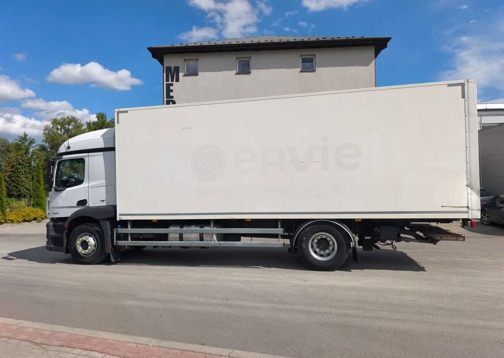 Mercedes-Benz ACTROS 18.360 kontener 18 p , winda - Камион фургон: снимка 3 Mercedes-Benz ACTROS 18.360 kontener 18 p , winda - Камион фургон: снимка 3