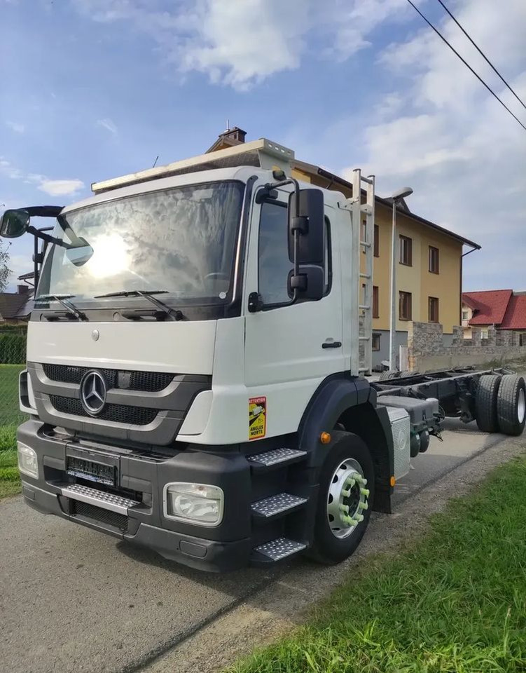 Mercedes-Benz AXOR 1829 rama do zabudowy blokada mostu - Шаси кабина: снимка 4 Mercedes-Benz AXOR 1829 rama do zabudowy blokada mostu - Шаси кабина: снимка 4