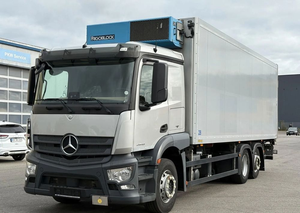 Mercedes-Benz Actros 2543 6x2 chłodnia izoterma 18 palet oś skrętna - Рефрижератор камион: снимка 1 Mercedes-Benz Actros 2543 6x2 chłodnia izoterma 18 palet oś skrętna - Рефрижератор камион: снимка 1