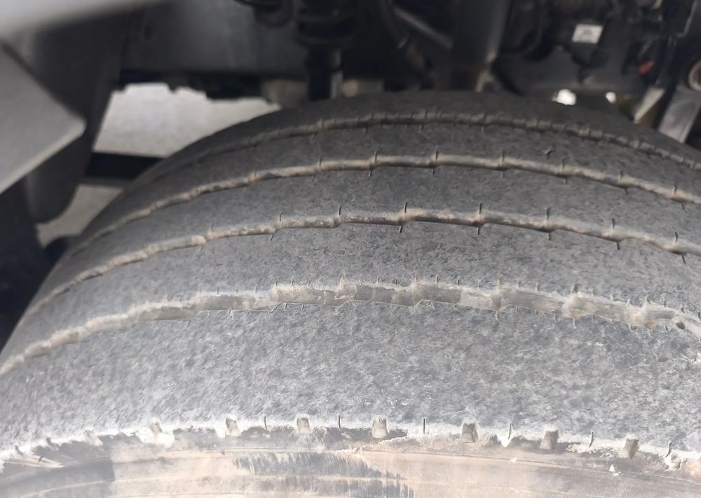 Renault GAMA D 14.210 chłodnia izoterma 16 palet poduszka - Рефрижератор камион: снимка 5 Renault GAMA D 14.210 chłodnia izoterma 16 palet poduszka - Рефрижератор камион: снимка 5