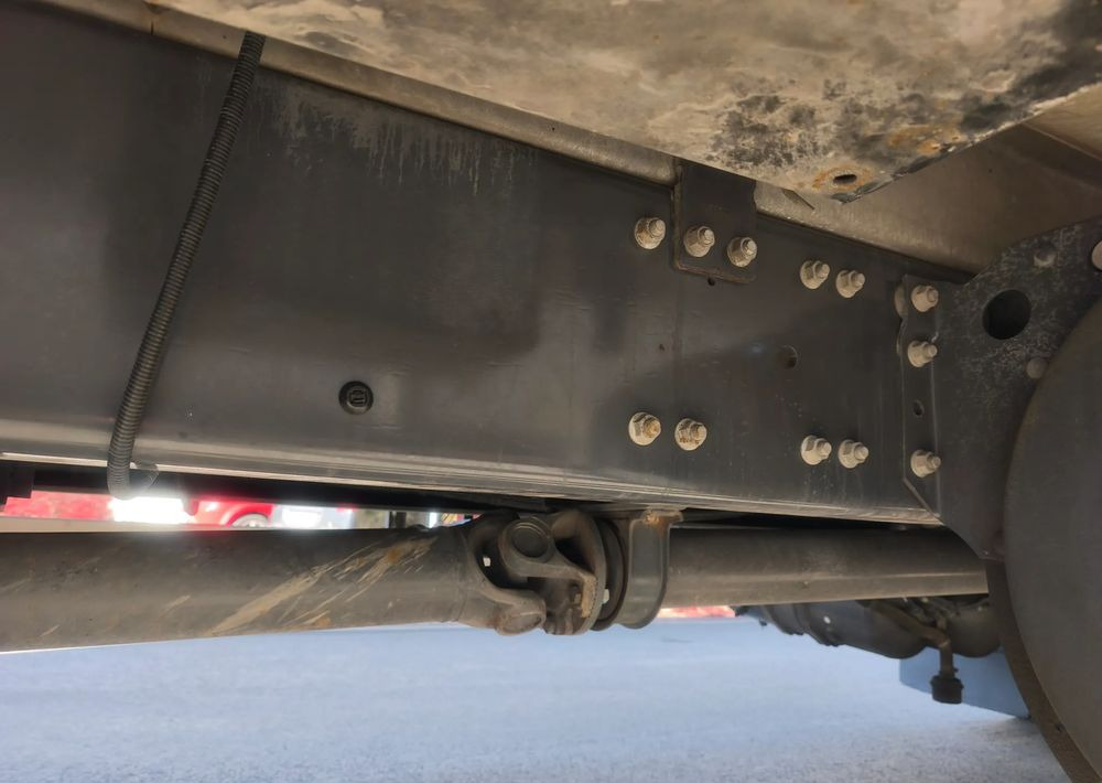 Renault GAMA D 18.320  chłodnia izoterma 19 palet - Рефрижератор камион: снимка 4 Renault GAMA D 18.320  chłodnia izoterma 19 palet - Рефрижератор камион: снимка 4