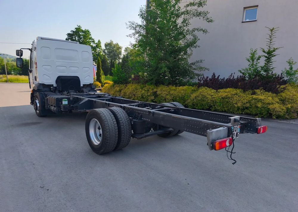 Renault Gama D 16.250 rama do zabudowy poduszka blokada mostu - Шаси кабина: снимка 4 Renault Gama D 16.250 rama do zabudowy poduszka blokada mostu - Шаси кабина: снимка 4