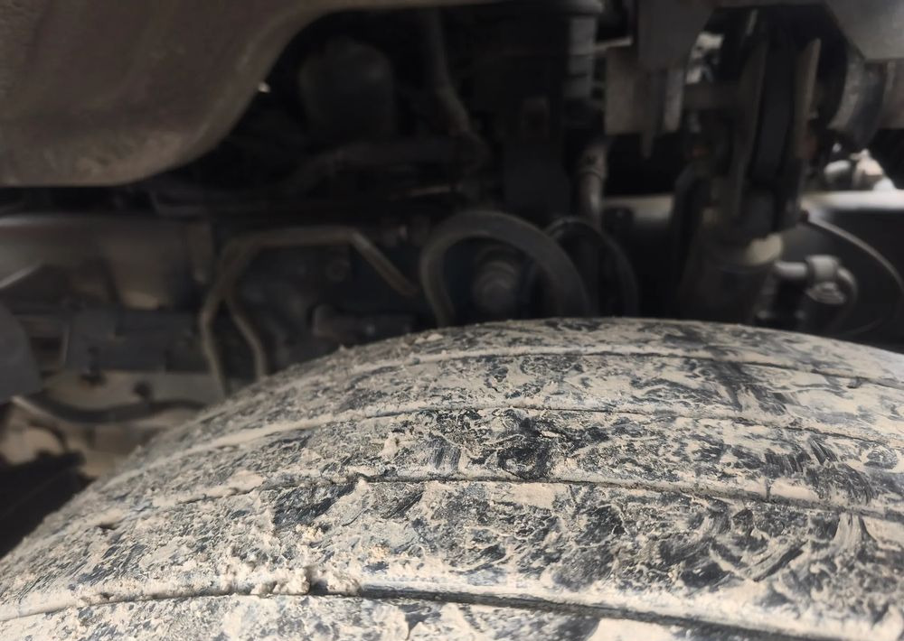 Renault Gama D 18.280 rama do zabudowy poduszka - Шаси кабина: снимка 4 Renault Gama D 18.280 rama do zabudowy poduszka - Шаси кабина: снимка 4