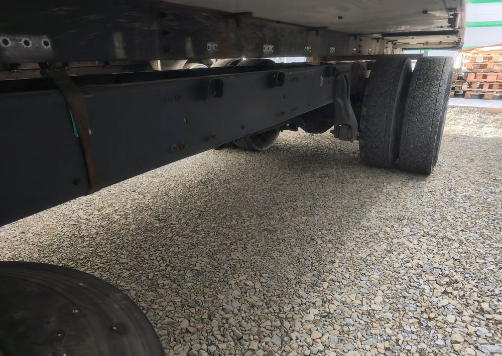 Renault Gama D 18.280  rama do zabudowy poduszka - Шаси кабина: снимка 5 Renault Gama D 18.280  rama do zabudowy poduszka - Шаси кабина: снимка 5