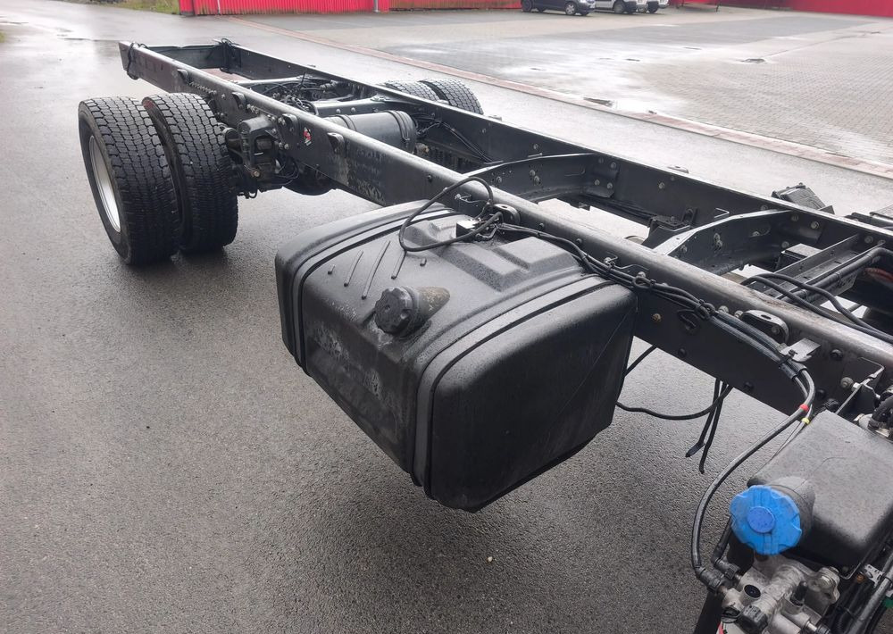 Renault Midlum 220.14 220.16 rama do zabudowy poduszka - Шаси кабина: снимка 5 Renault Midlum 220.14 220.16 rama do zabudowy poduszka - Шаси кабина: снимка 5