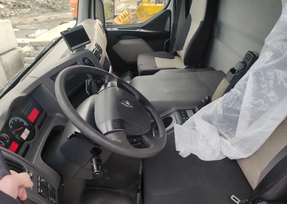 Renault Premium 26.380 Dxi 6x2 rama do zabudowy - Шаси кабина: снимка 5 Renault Premium 26.380 Dxi 6x2 rama do zabudowy - Шаси кабина: снимка 5