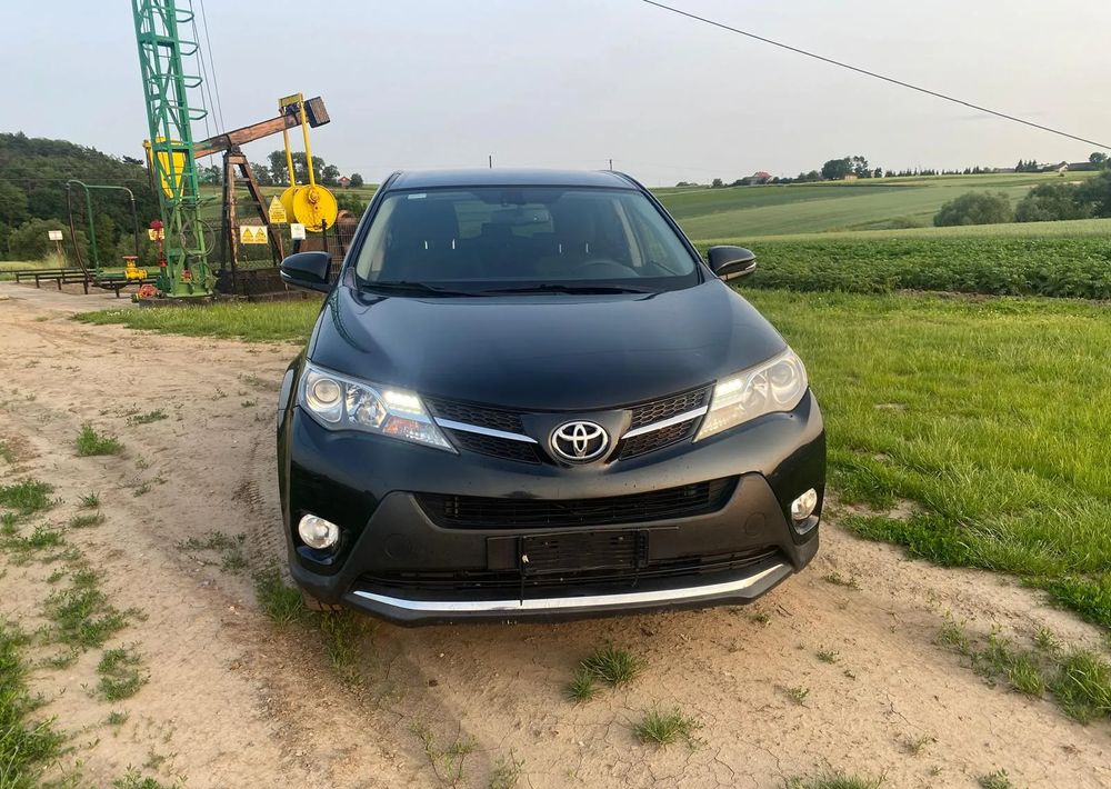 Джип Toyota RAV4 2.0 D-4D 4x4: снимка 11