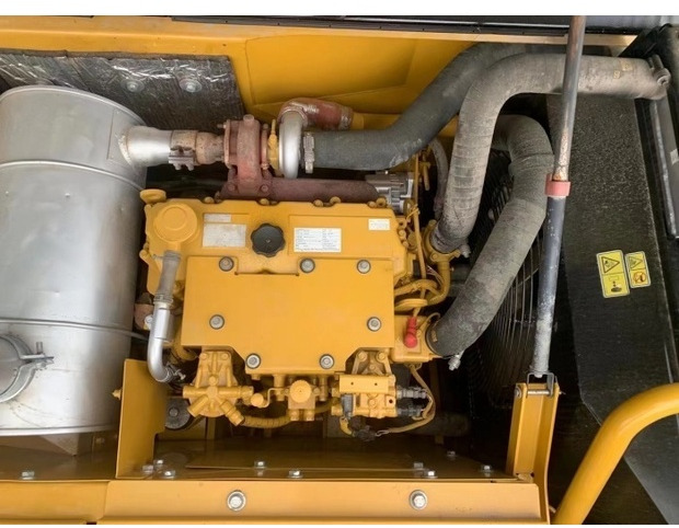 Верижен багер 2021 Caterpillar 318D2: снимка 6