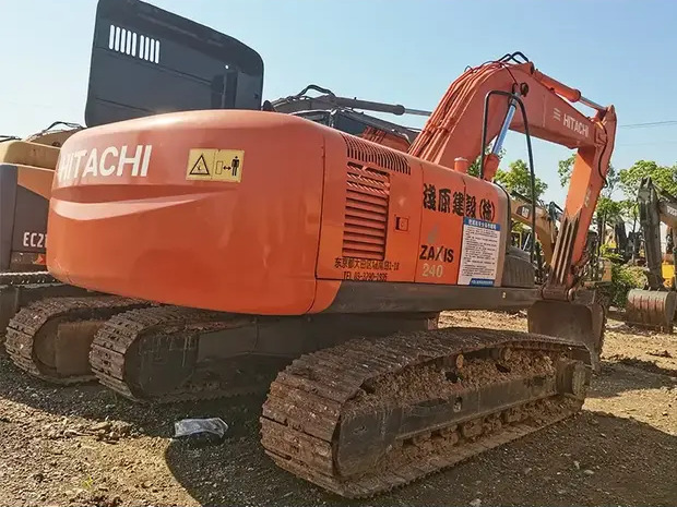 2022 Hitachi ZX240 - Верижен багер: снимка 1 2022 Hitachi ZX240 - Верижен багер: снимка 1