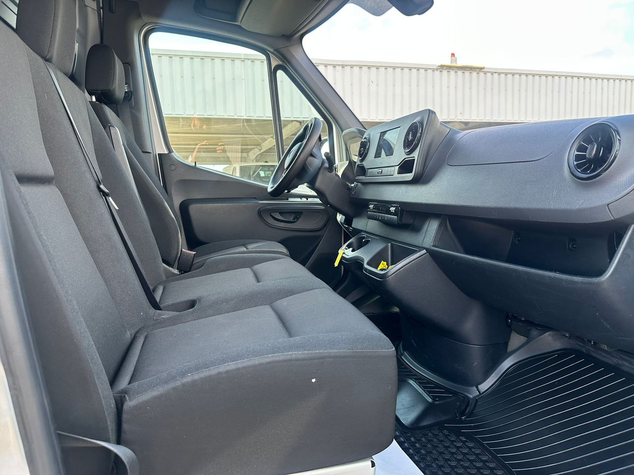 MERCEDES-BENZ Sprinter - Товарен бус: снимка 4 MERCEDES-BENZ Sprinter - Товарен бус: снимка 4