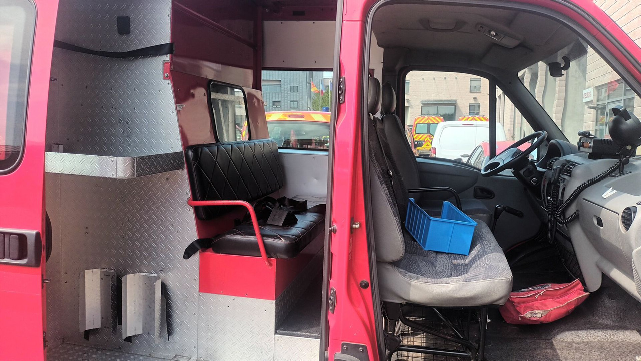 A vendre RENAULT MASTER. - Товарен бус, Бус с двойна кабина: снимка 3 A vendre RENAULT MASTER. - Товарен бус, Бус с двойна кабина: снимка 3