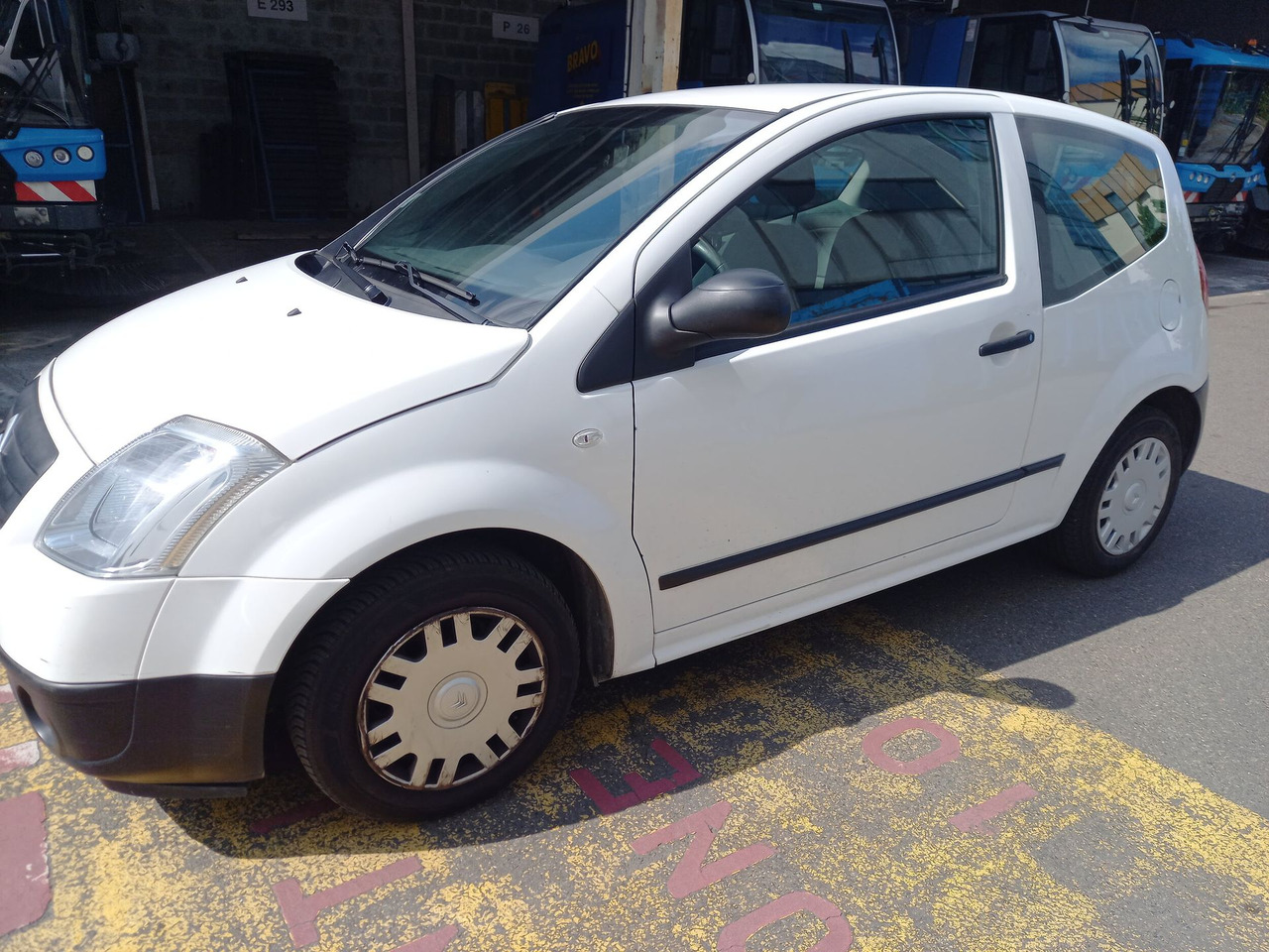 CITROEN C2 -Berline commerciale essence - 3 portes - 2 plac - Лек автомобил: снимка 2 CITROEN C2 -Berline commerciale essence - 3 portes - 2 plac - Лек автомобил: снимка 2