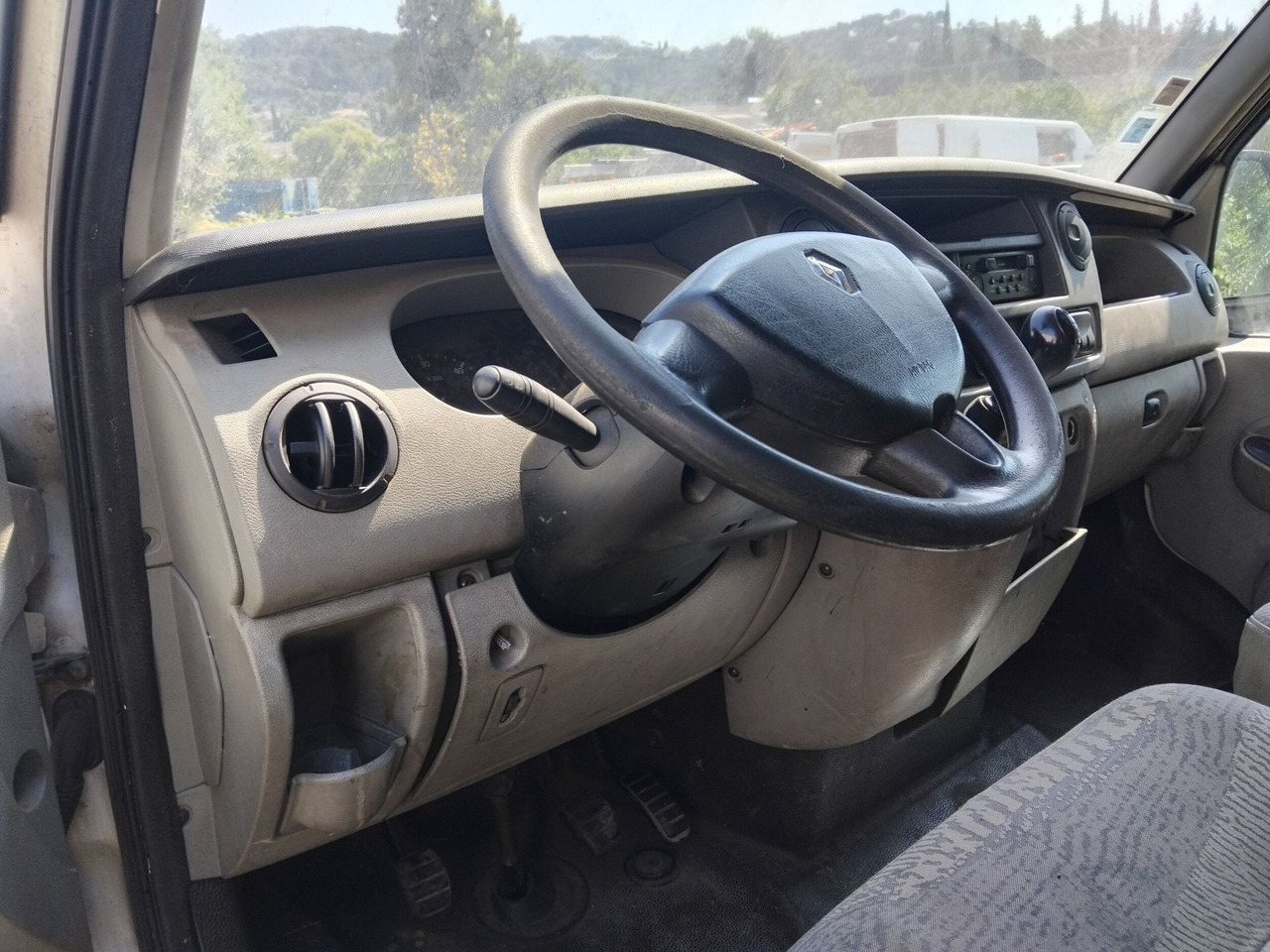 FOURGON RENAULT MASTER NON ROULANT . - Товарен бус: снимка 2 FOURGON RENAULT MASTER NON ROULANT . - Товарен бус: снимка 2