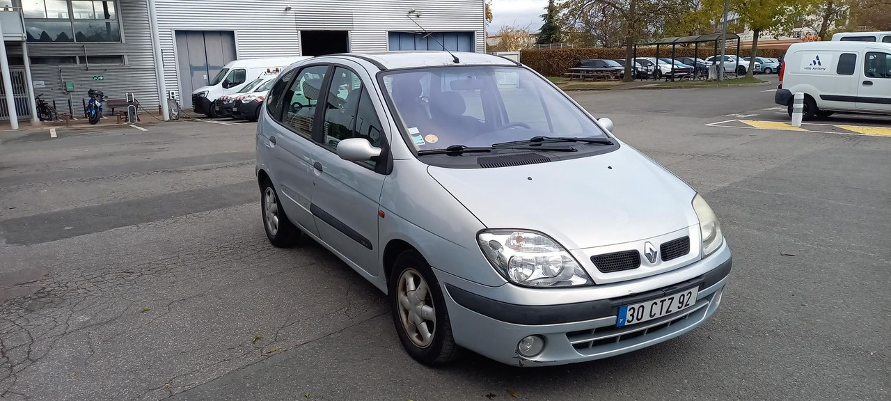 MEGANE ESSENCE (241) - Лек автомобил: снимка 1 MEGANE ESSENCE (241) - Лек автомобил: снимка 1