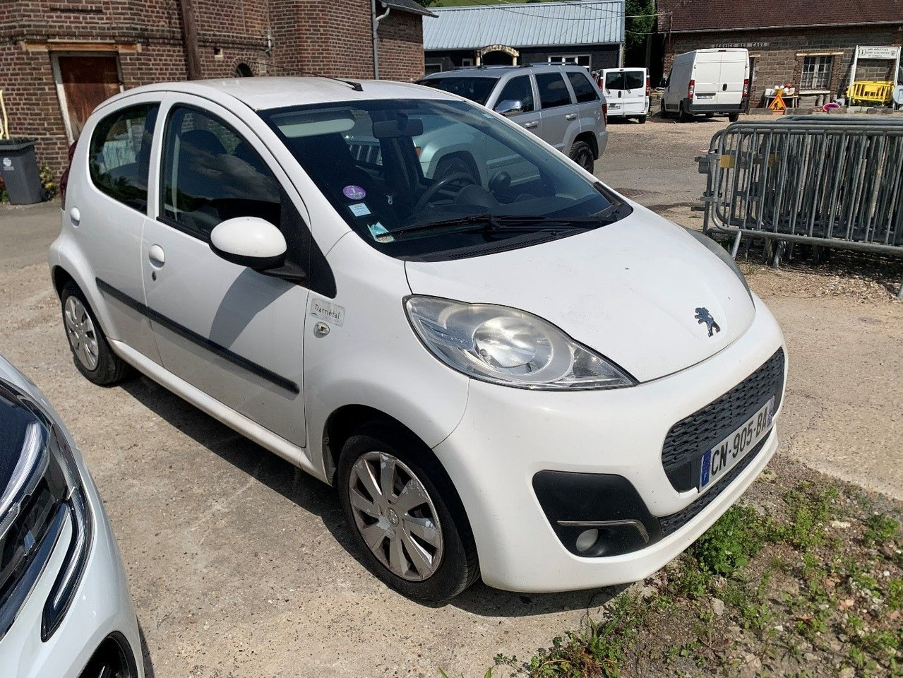 PEUGEOT 107 - Essence - Boîte manuelle - (3 1.0 12 V BLUE LI - Хечбек: снимка 1 PEUGEOT 107 - Essence - Boîte manuelle - (3 1.0 12 V BLUE LI - Хечбек: снимка 1
