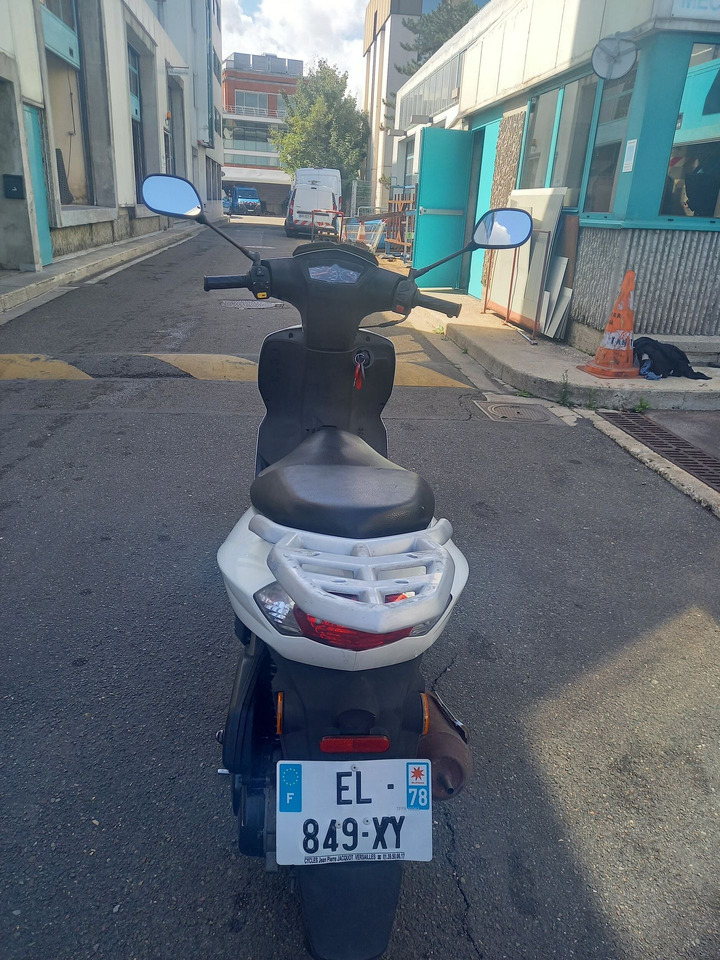Мотоциклет SCOOTER PEUGEOT KISBEE 50cc, 2 places, porte bagage, ralenti: снимка 6