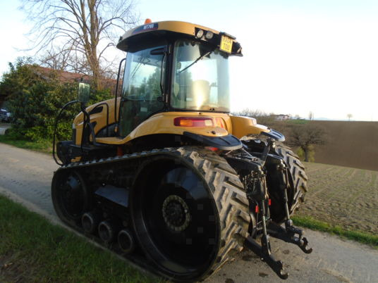 Challenger MT765B - Верижен трактор: снимка 2 Challenger MT765B - Верижен трактор: снимка 2