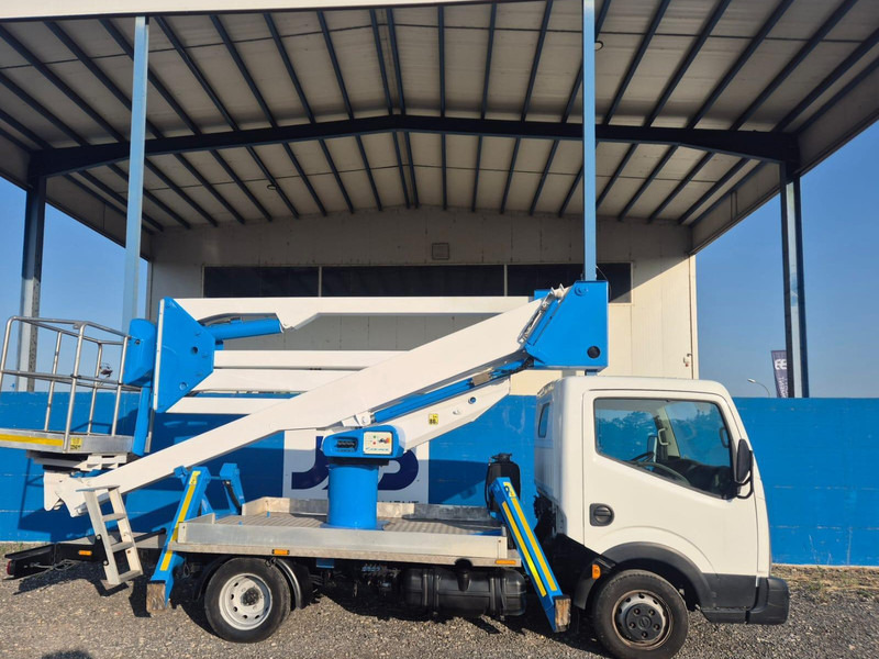 Usado SOCAGE DA320 sobre NISSAN CABSTAR 35.12 - Работна площадка: снимка 1 Usado SOCAGE DA320 sobre NISSAN CABSTAR 35.12 - Работна площадка: снимка 1