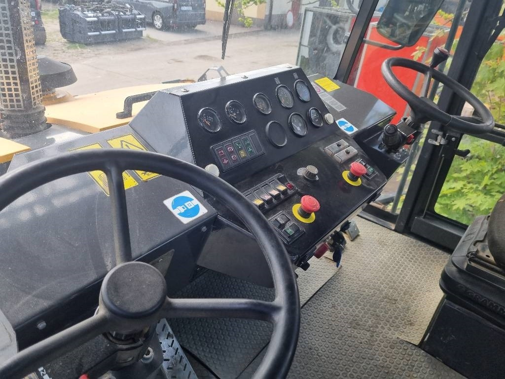 Ammann AP 240 - Пневматичен валяк: снимка 5 Ammann AP 240 - Пневматичен валяк: снимка 5