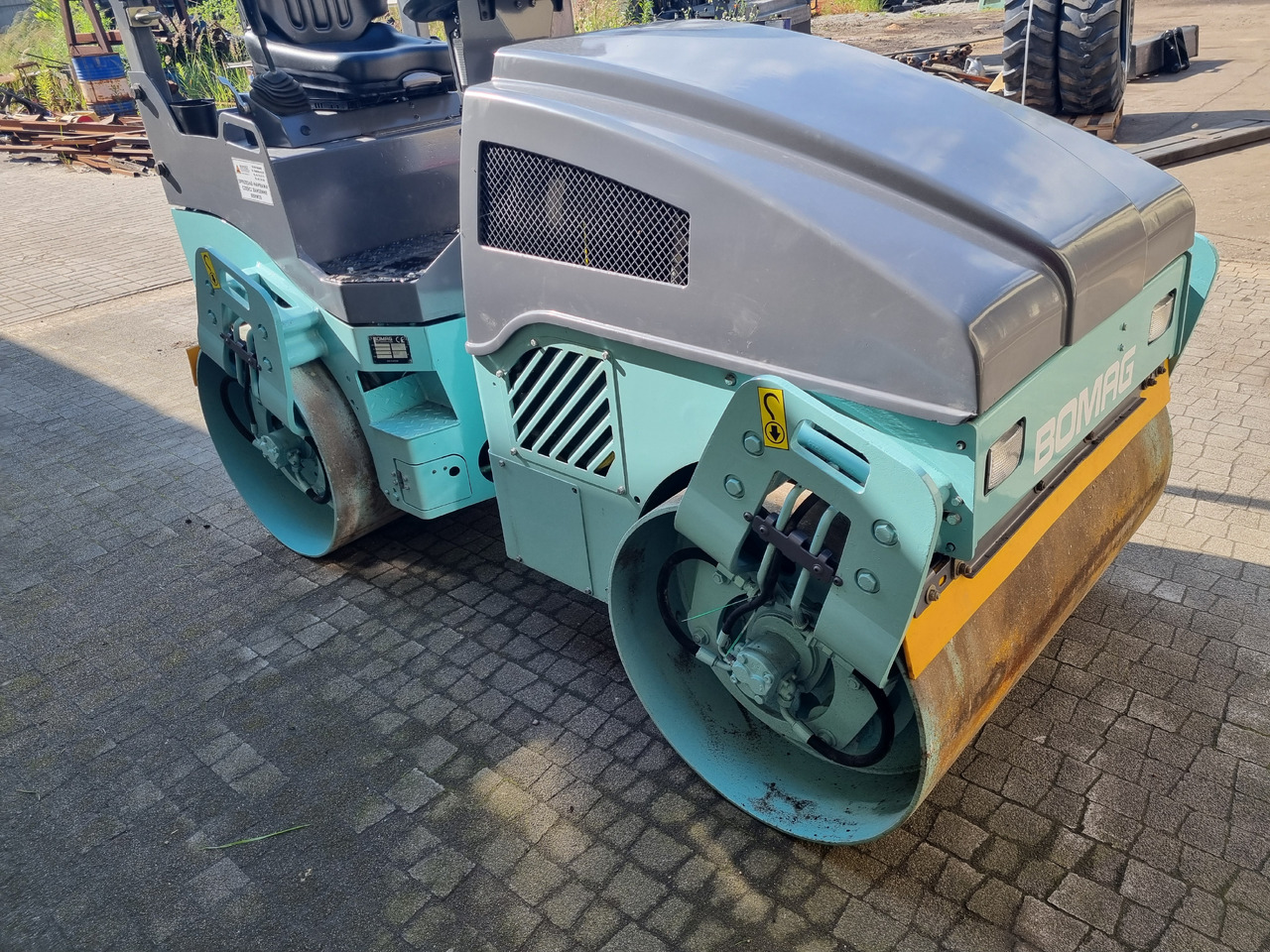 BOMAG BW 120 AD-4 - Пътен валяк: снимка 4 BOMAG BW 120 AD-4 - Пътен валяк: снимка 4
