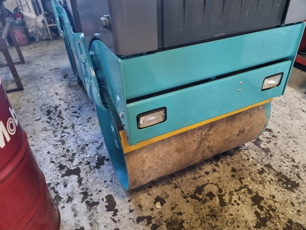 Bomag BW 100 AD-4 - Пътен валяк: снимка 2 Bomag BW 100 AD-4 - Пътен валяк: снимка 2