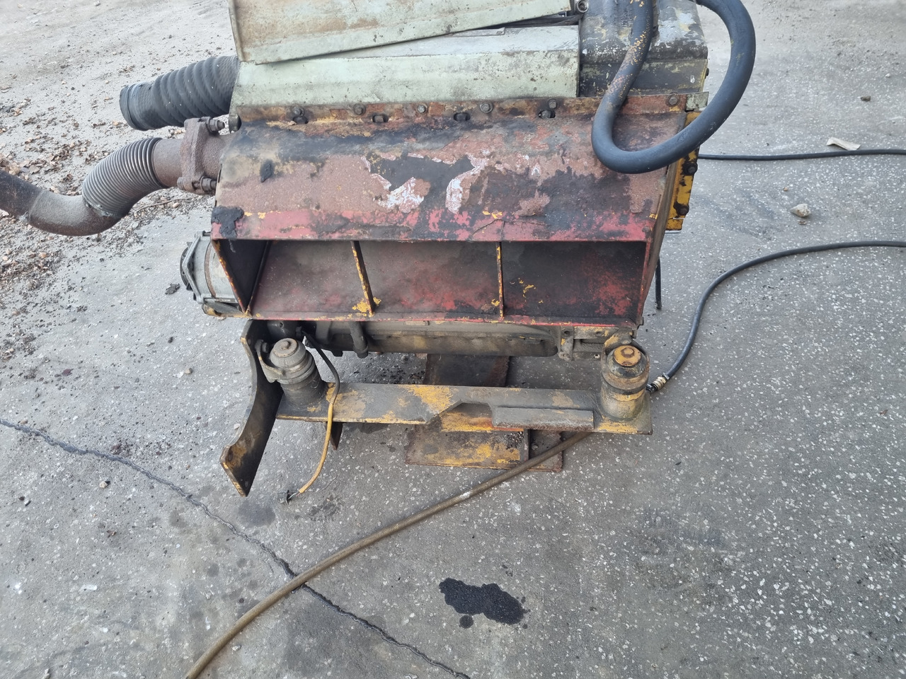 DEUTZ F4L912 - Двигател за Строителна техника: снимка 3 DEUTZ F4L912 - Двигател за Строителна техника: снимка 3