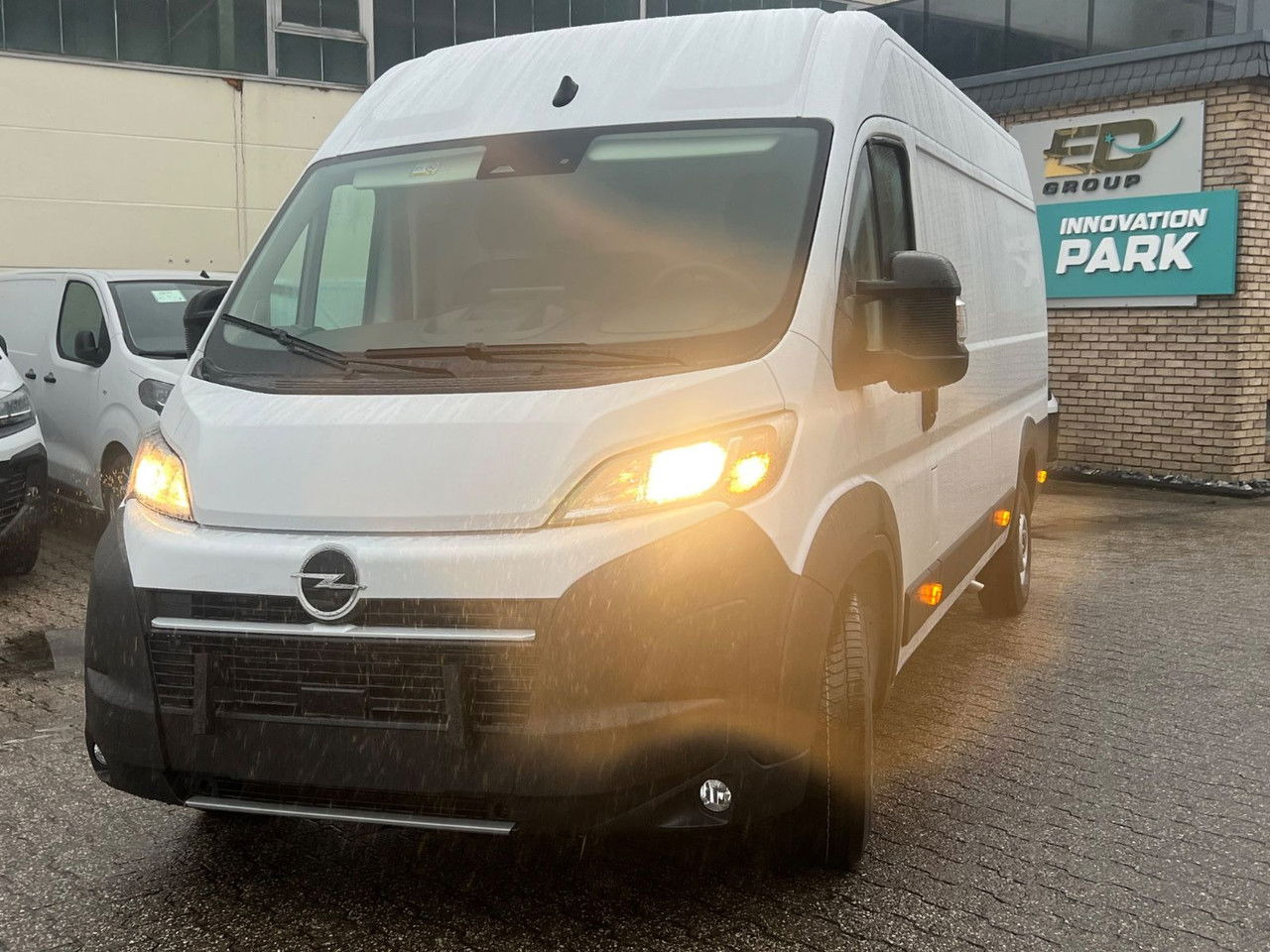 Opel Kasten 3,5 L4 H2 PS 180 Automatik+AHK Kasten 3,5 L4 H2 PS 180 Automatik+AHK - Товарен бус: снимка 3 Opel Kasten 3,5 L4 H2 PS 180 Automatik+AHK Kasten 3,5 L4 H2 PS 180 Automatik+AHK - Товарен бус: снимка 3