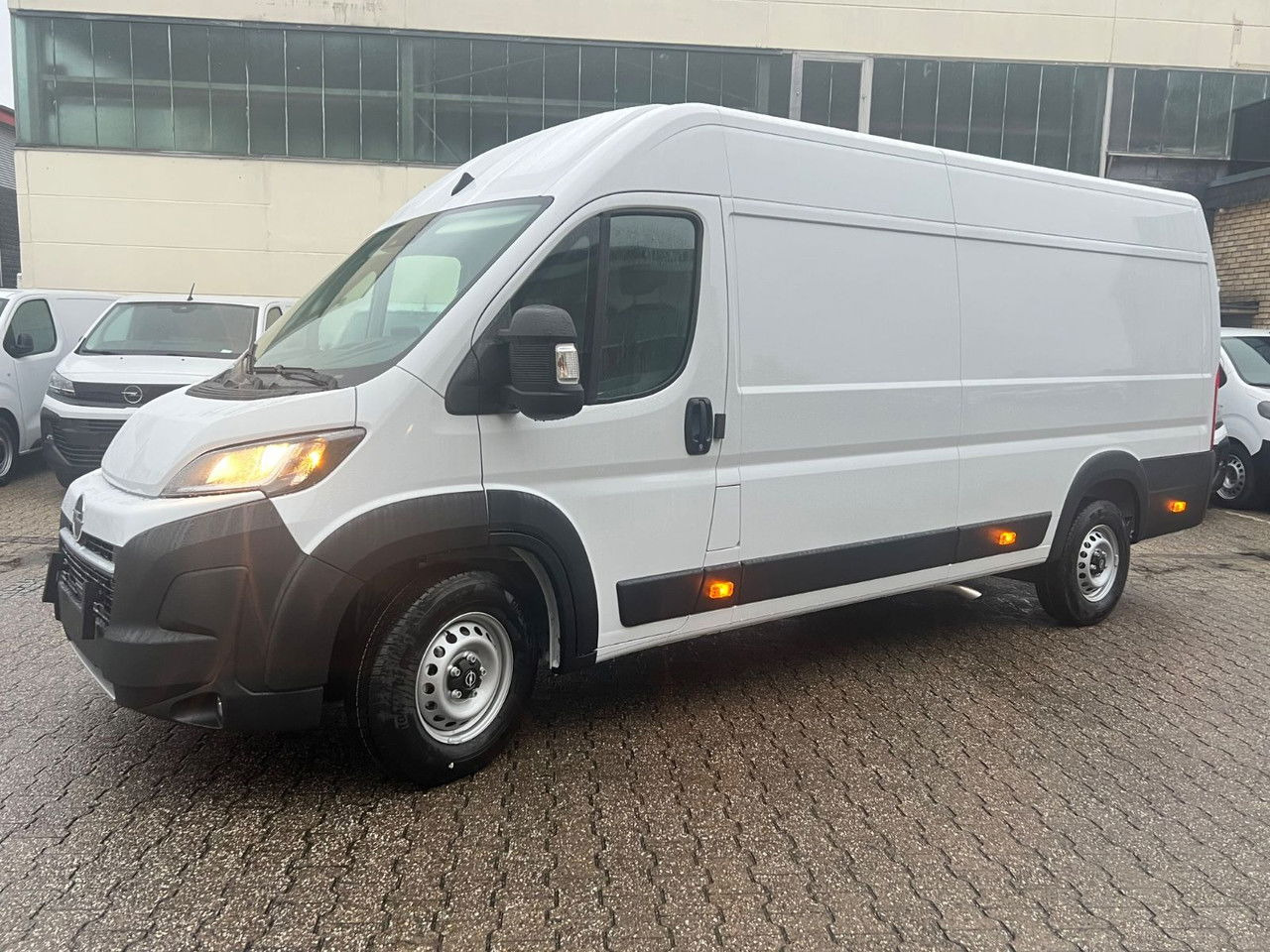 Opel Kasten 3,5 L4 H2 PS 180 Automatik+AHK Kasten 3,5 L4 H2 PS 180 Automatik+AHK - Товарен бус: снимка 2 Opel Kasten 3,5 L4 H2 PS 180 Automatik+AHK Kasten 3,5 L4 H2 PS 180 Automatik+AHK - Товарен бус: снимка 2