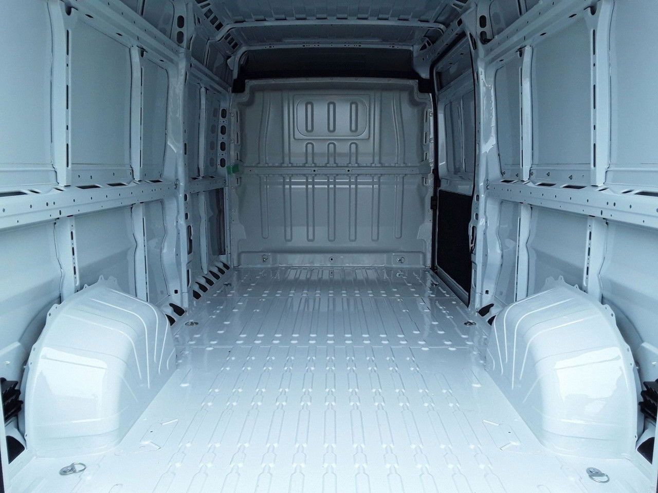 Opel Movano - Товарен бус: снимка 4 Opel Movano - Товарен бус: снимка 4