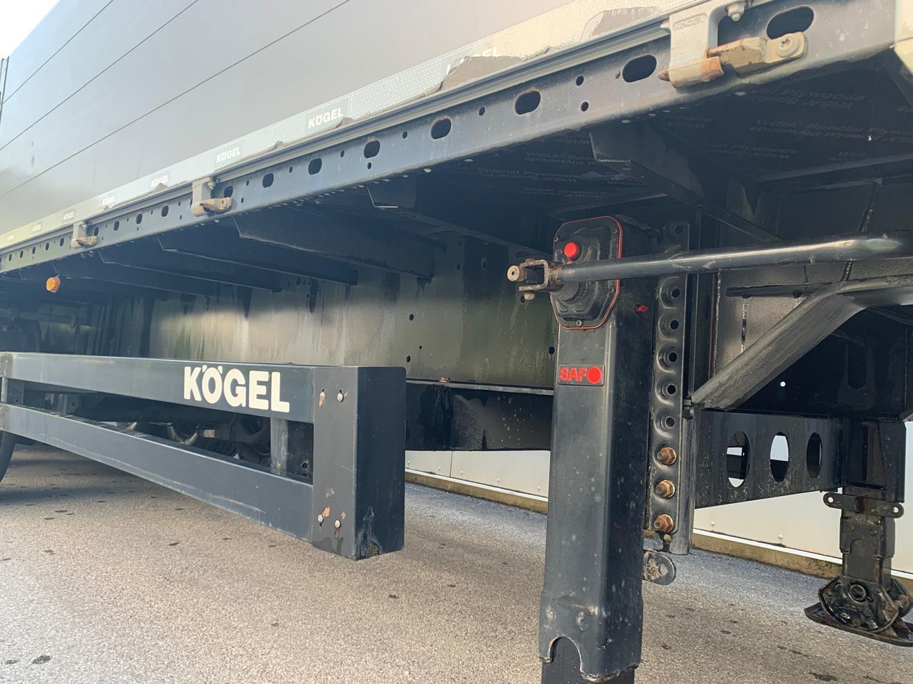 Kögel S24-1 Bordwand-800mm - Бордово полуремарке/ Платформа: снимка 5 Kögel S24-1 Bordwand-800mm - Бордово полуремарке/ Платформа: снимка 5