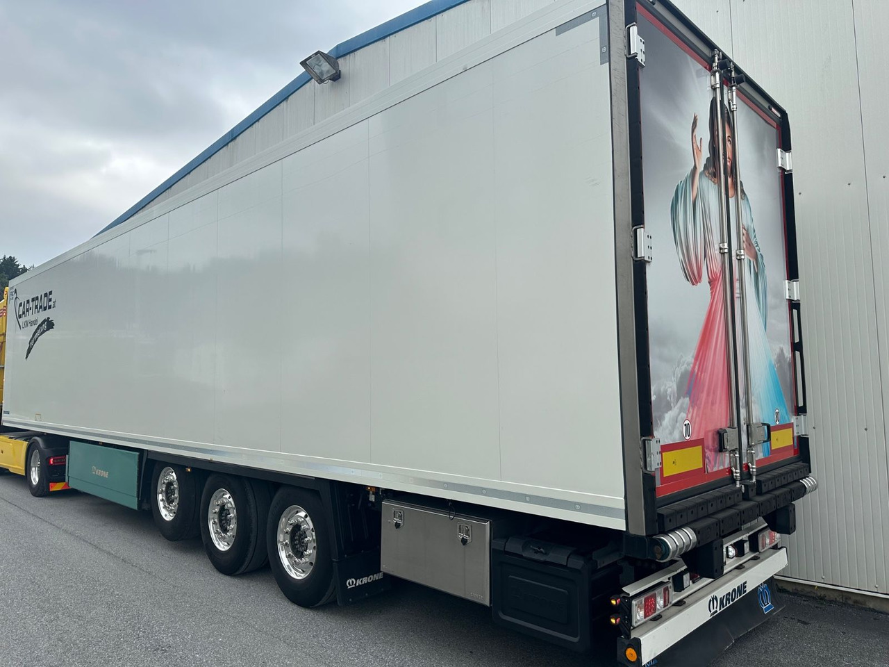 Krone SDR 27 Vector 1550 Doppelstock/Blumenbreit - Затворена каросерия полуремарке: снимка 4 Krone SDR 27 Vector 1550 Doppelstock/Blumenbreit - Затворена каросерия полуремарке: снимка 4