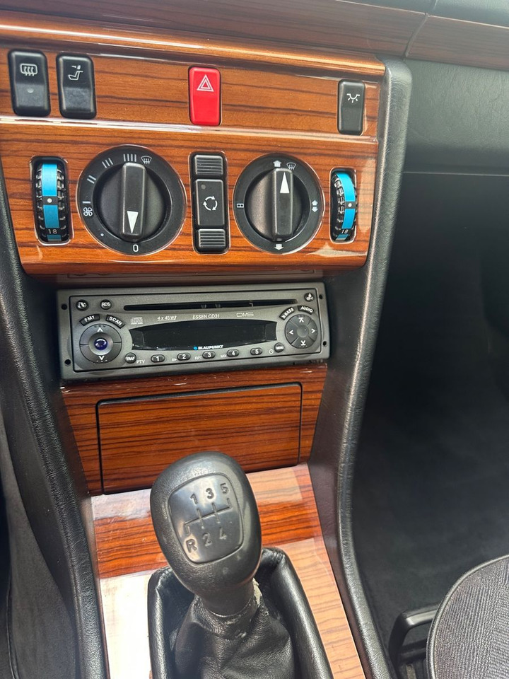 Mercedes-Benz E 250 DIESEL - Седан: снимка 5 Mercedes-Benz E 250 DIESEL - Седан: снимка 5