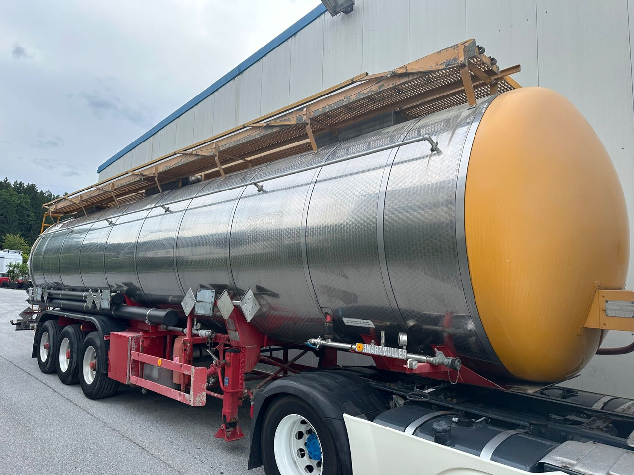 Schwarzmüller Chemi L4BH 42050L Lift BPW - Полуремарке цистерна: снимка 2 Schwarzmüller Chemi L4BH 42050L Lift BPW - Полуремарке цистерна: снимка 2