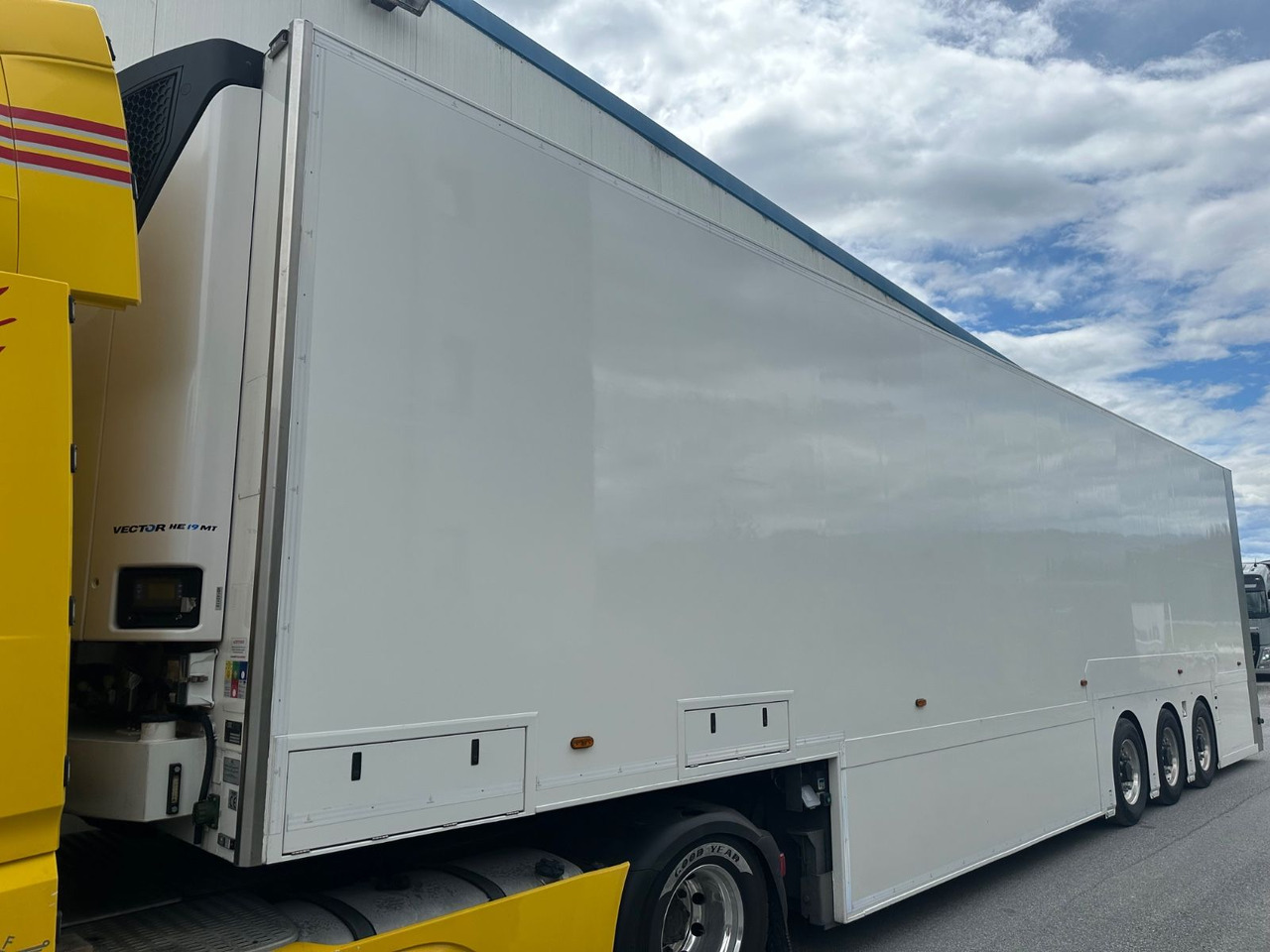 Van Eck Dubbeldeck T3Z Carrier Multi/Temp - Затворена каросерия полуремарке: снимка 1 Van Eck Dubbeldeck T3Z Carrier Multi/Temp - Затворена каросерия полуремарке: снимка 1