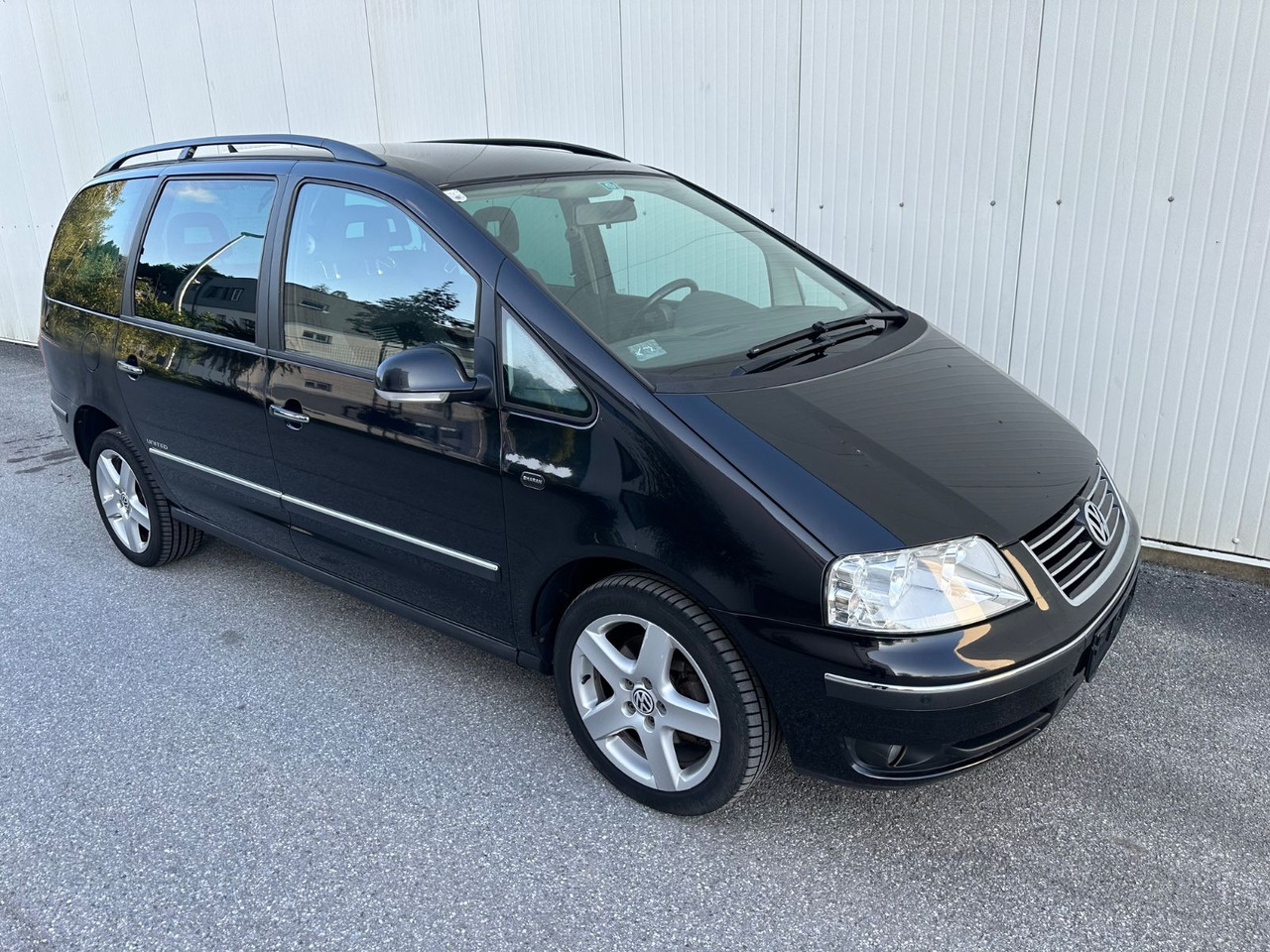 Volkswagen Sharan 2.0TDI Comfortline - Пътнически бус: снимка 2 Volkswagen Sharan 2.0TDI Comfortline - Пътнически бус: снимка 2