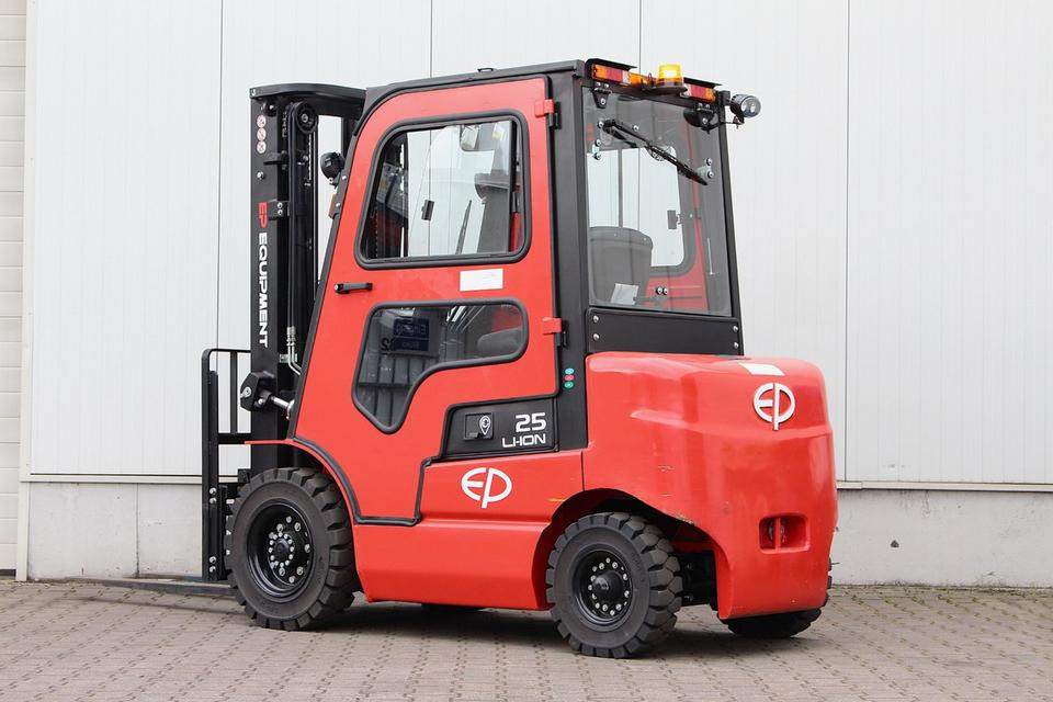 EP EFL252 Triplex Li-ion 111Std. - Електрокар: снимка 4 EP EFL252 Triplex Li-ion 111Std. - Електрокар: снимка 4
