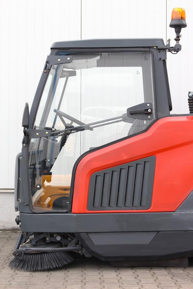 Hako Sweepmaster D1500RH Diesel UVV✅ - Професионална метачна машина: снимка 5 Hako Sweepmaster D1500RH Diesel UVV✅ - Професионална метачна машина: снимка 5