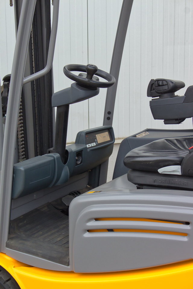 Електрокар JUNGHEINRICH EFG213 - Triplex - 1212h: снимка 16 Електрокар JUNGHEINRICH EFG213 - Triplex - 1212h: снимка 16